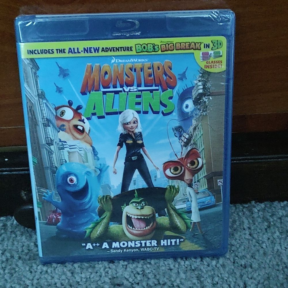 Dreamworks Monsters vs Aliens  Blu Ray  New still Sealed